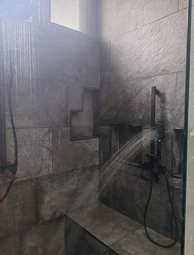 Instalación de ducha moderna
